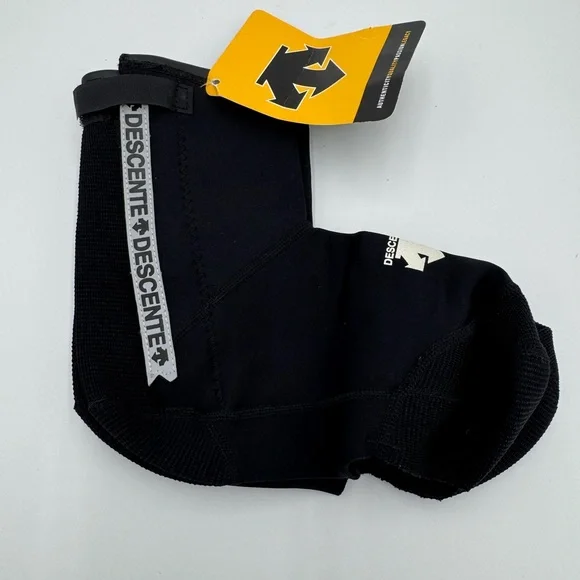 Descente Element Black Cycling Shoe Cover NWT - Picture 1 of 3